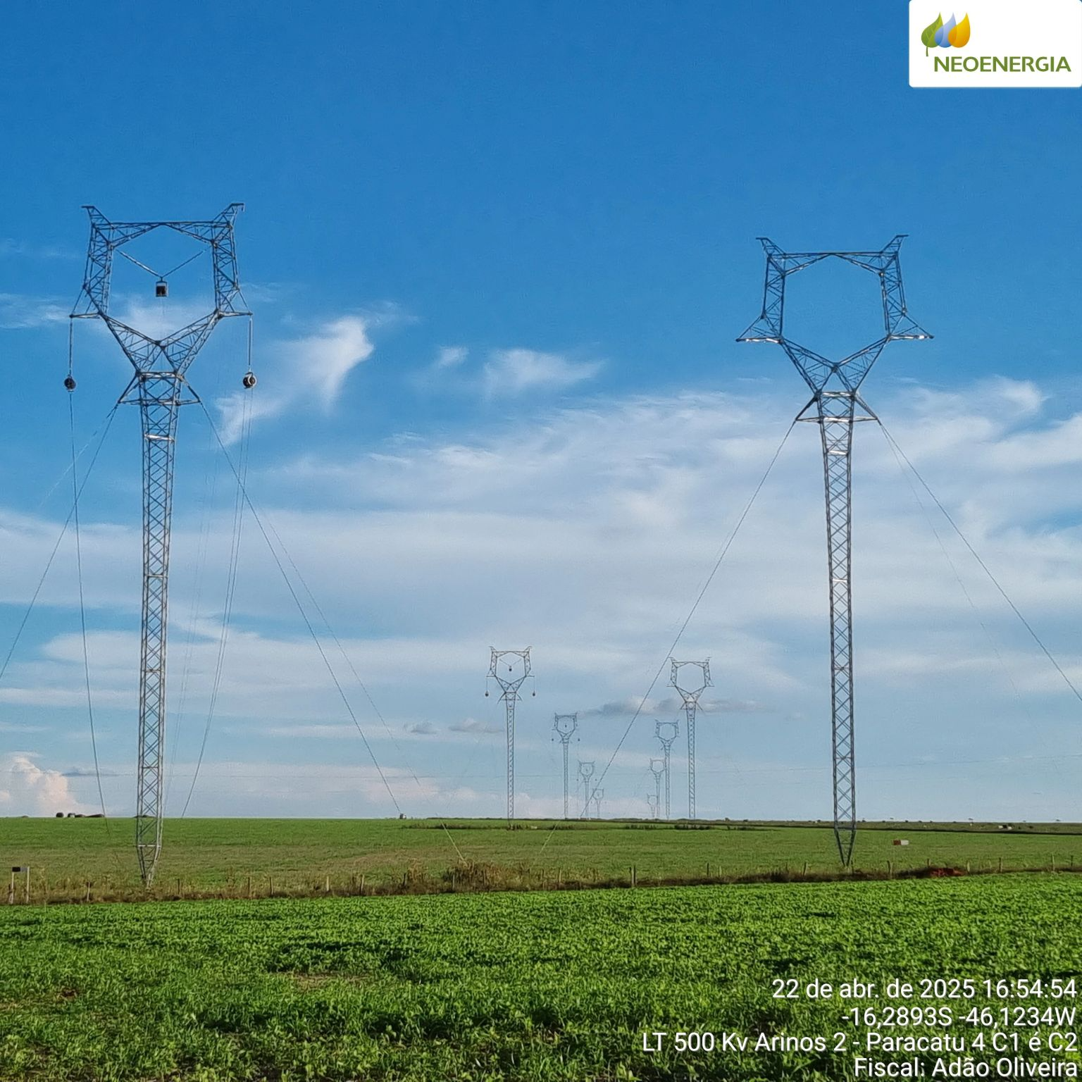Linha de transmissão 500 kV em campo